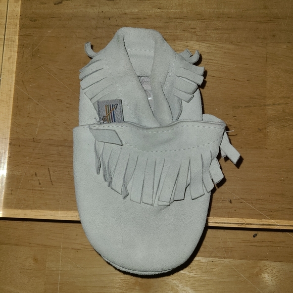 Project Five Suede Baby Moccasins - Picture 12 of 12